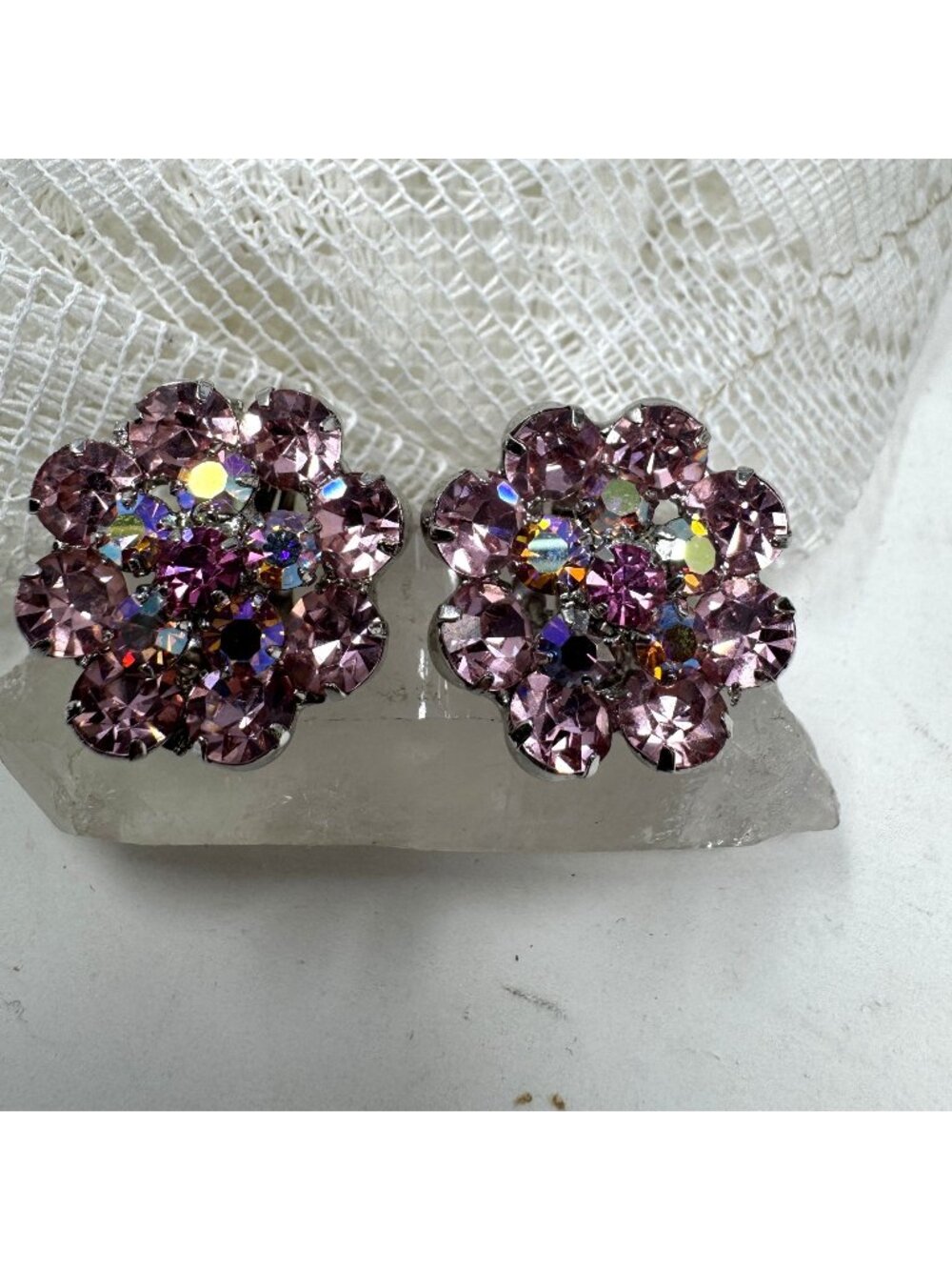 Vintage Weiss Pink Rhinestone Floral Clip-On Earrings Retro Sparkly Jewelry